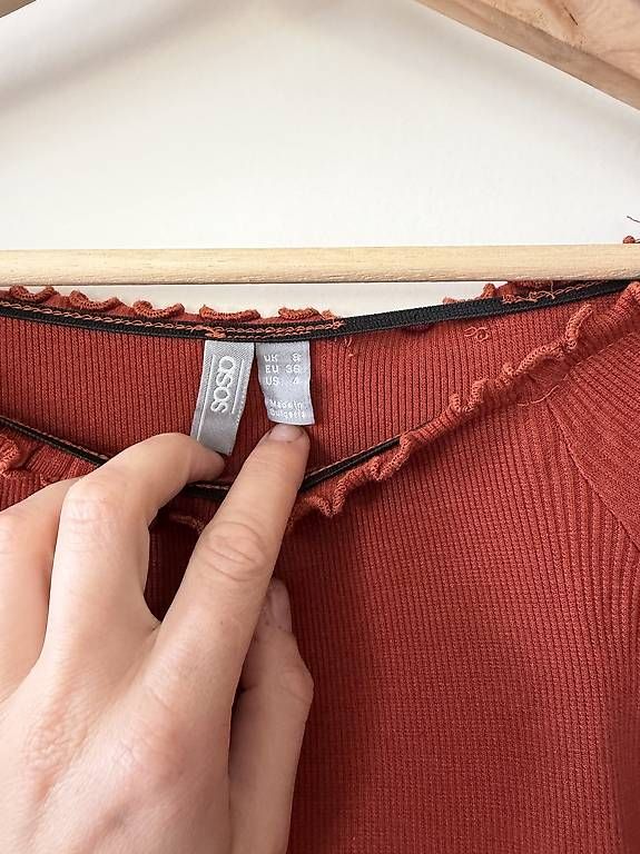 Top: ASOS RIPPBODY ROT – Usato da Zürich venduto da Nadgb1303 3