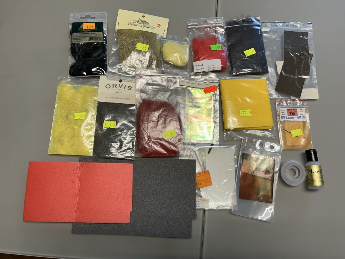 Esche: Diverses Fliegenbindematerial – Usato da Grenchen venduto da immensum 3