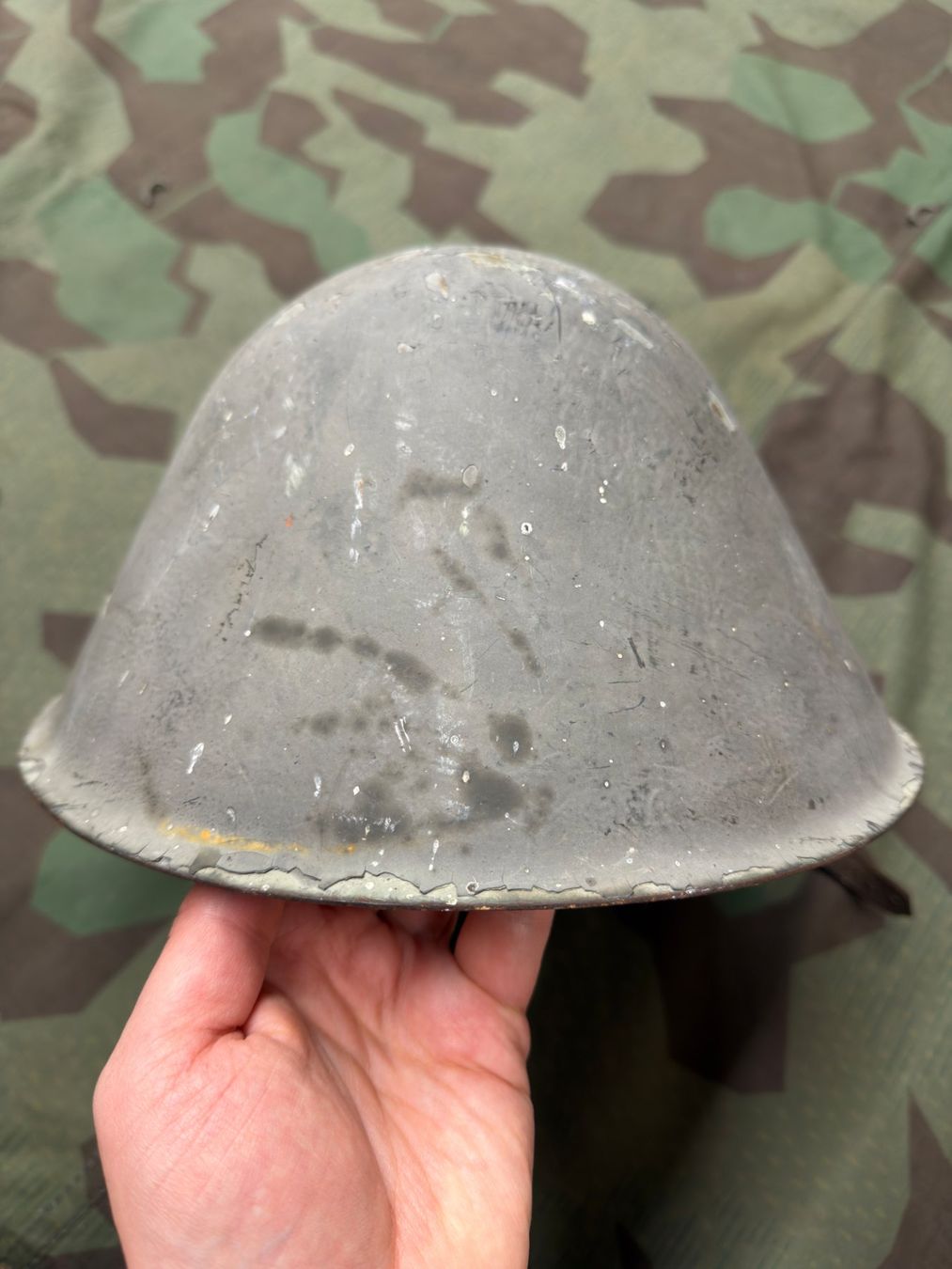 Uniformi: Stahlhelm Mod. 1956 NVA – Usato da Bauma venduto da SwissMilitaria 3