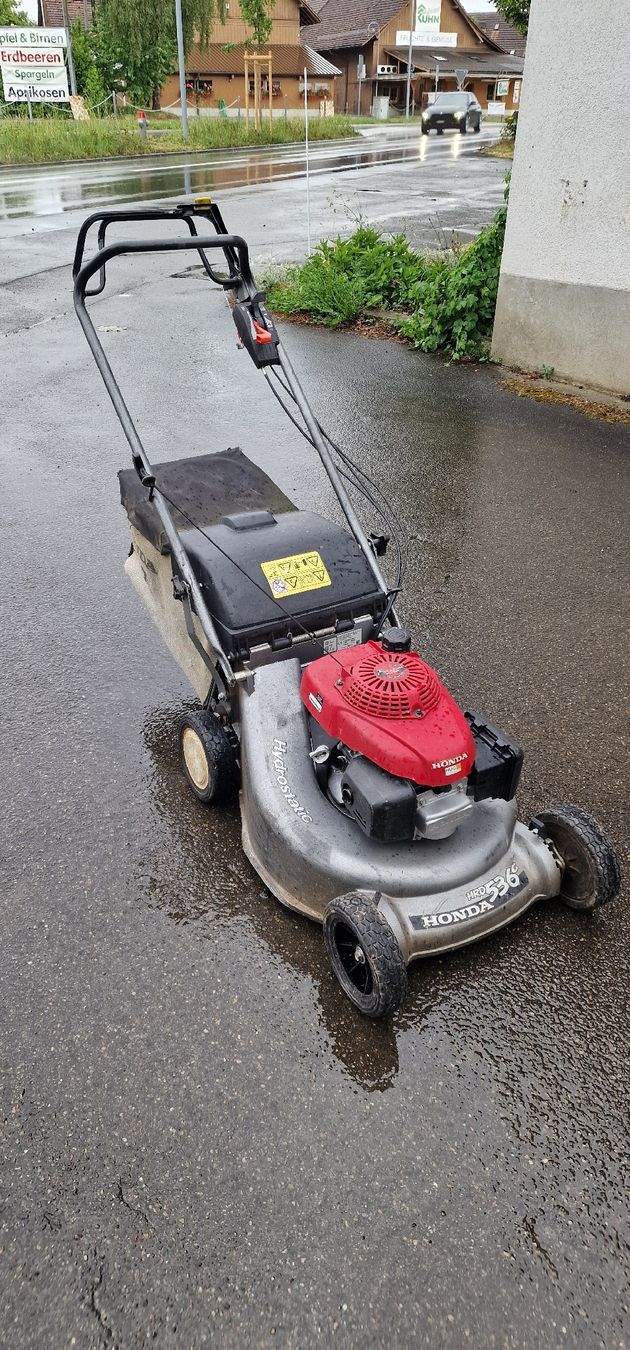 Honda Tondeuses à gazon: Honda HRD536C Rasenmäher  – D'occasion à Tagelswangen par Axel_36 1