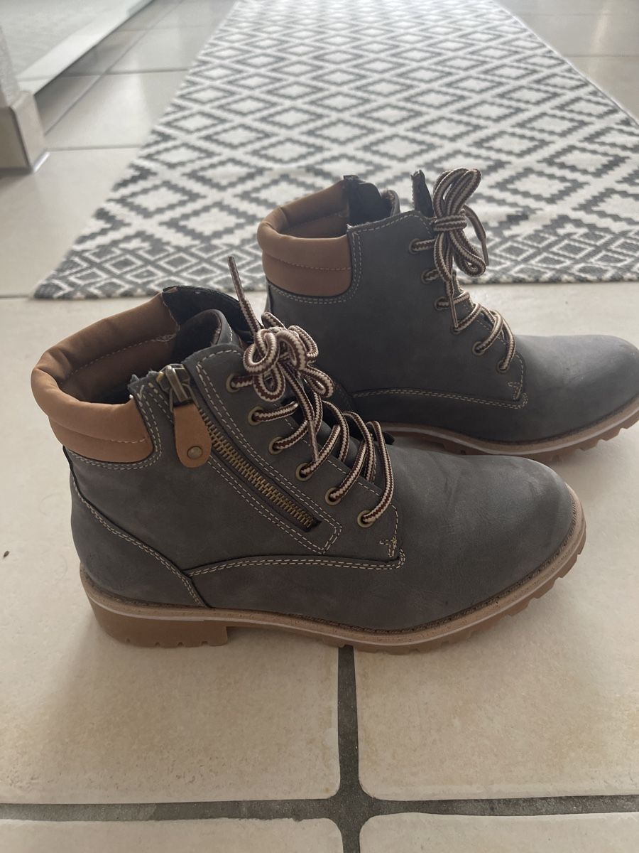 Damenschuhe: Pesaro kurze Stiefelette 39 – Gebraucht aus Adliswil von JadrankaR 1