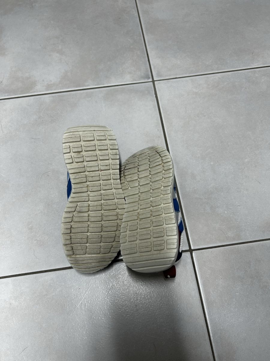 Schuhe für Jungen: Baskets enfant, taille 27 – Gebraucht aus Mont-sur-Rolle von Rizzoalma 3