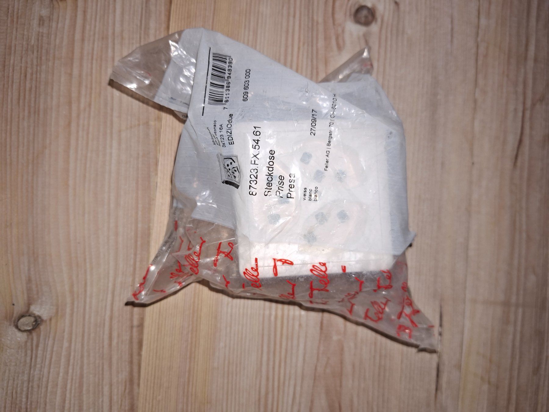 Feller Spine: AP 3xT23 Steckdose Edizio Due weiss – Nuovo e nell'imballaggio originale da Emmenmatt venduto da BitHeater 1