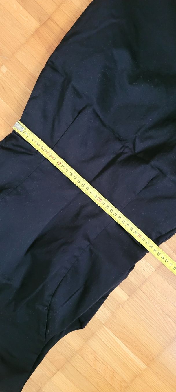 Hallhuber Kleider: Hallhuber Kleid, schwarz, Grösse 34, tailliert, elegant. – Neu (gemäss Beschreibung) aus Emmenbrücke von gatasalvache 8