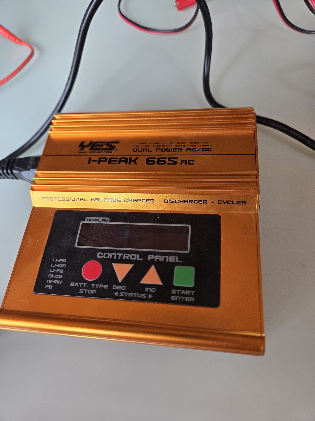 Traxxas Akkus, Ladegeräte & Netzgeräte: YES I-PEAK 66S AC Ladegerät gebraucht – Gebraucht aus Grünenmatt von Brauni2