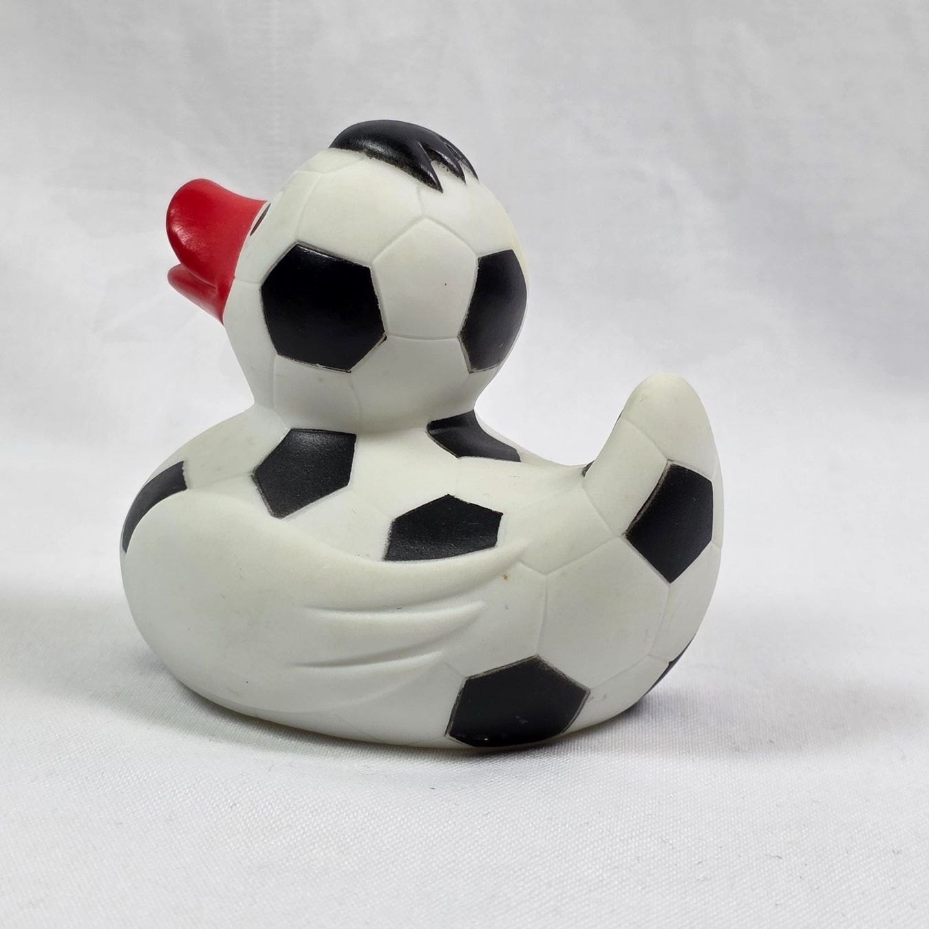 Giocattoli: Badeente / Gummiente im Fussball Design – Usato da Wald ZH venduto da Martin79 4