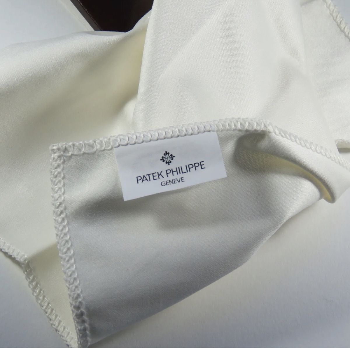Patek Philippe Uhren: Patek Philippe Finest Cleaning Microfiber Cloth Tissue 👌 – Neu (gemäss Beschreibung) aus Morges von thetimebureau 3