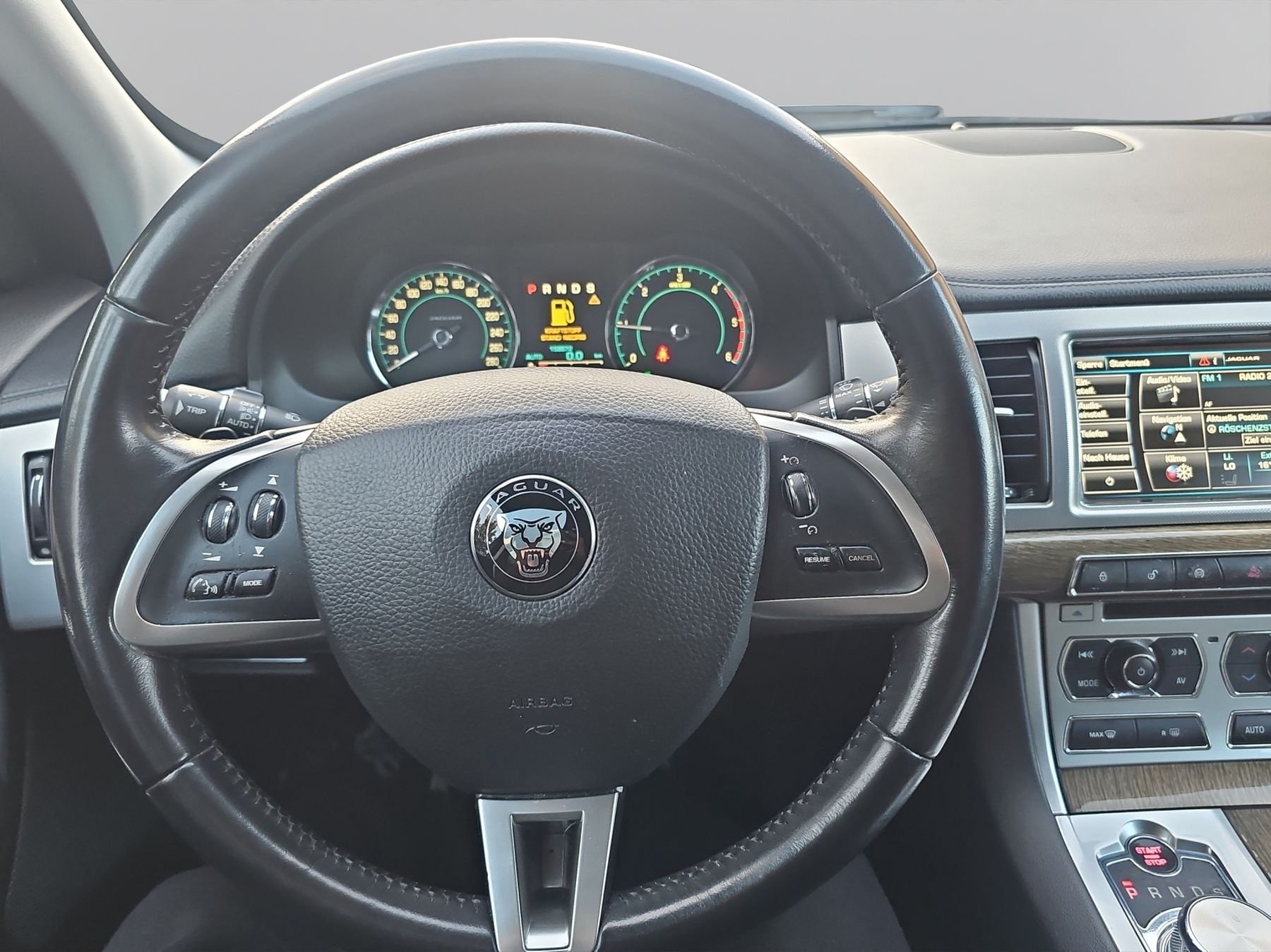 Jaguar Automobili: Jaguar XF 2.2diesel ab mfk – Usato da Basel venduto da Nikeshan 5