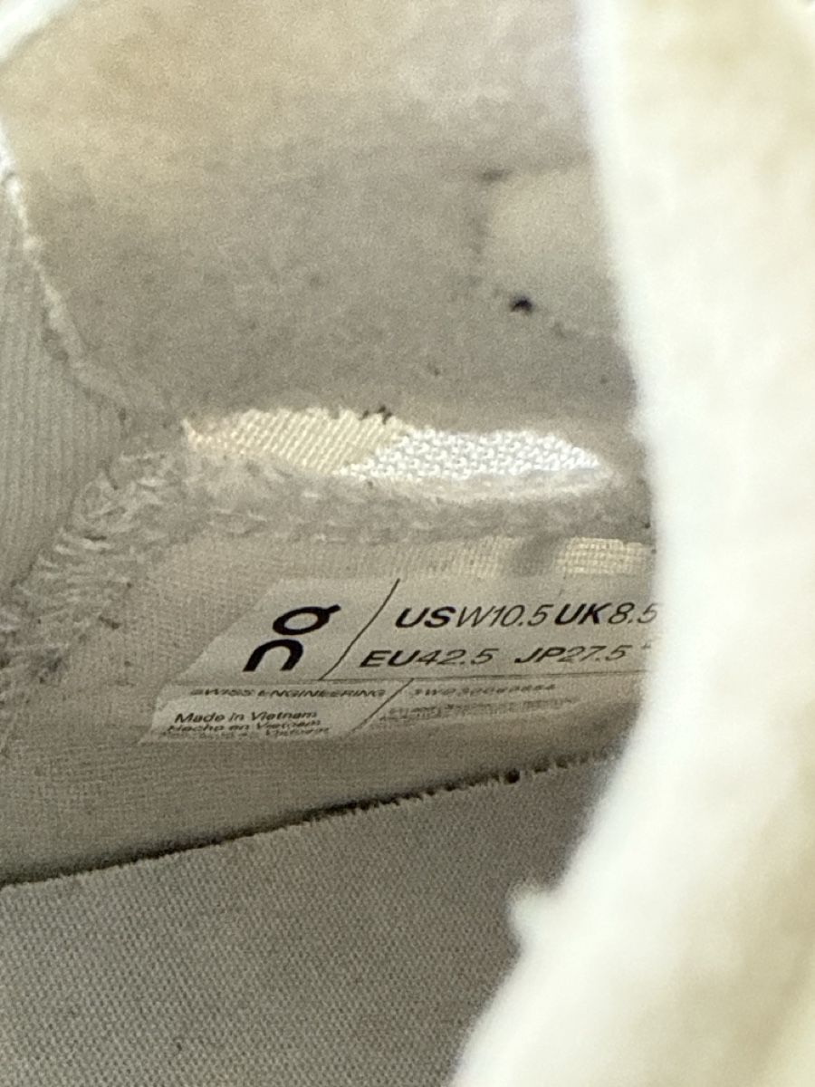 On Chaussures hommes: ON Cloudace Laufschuhe Weiss Grösse 42.5 – D'occasion à Zürich par sha_vw65 6