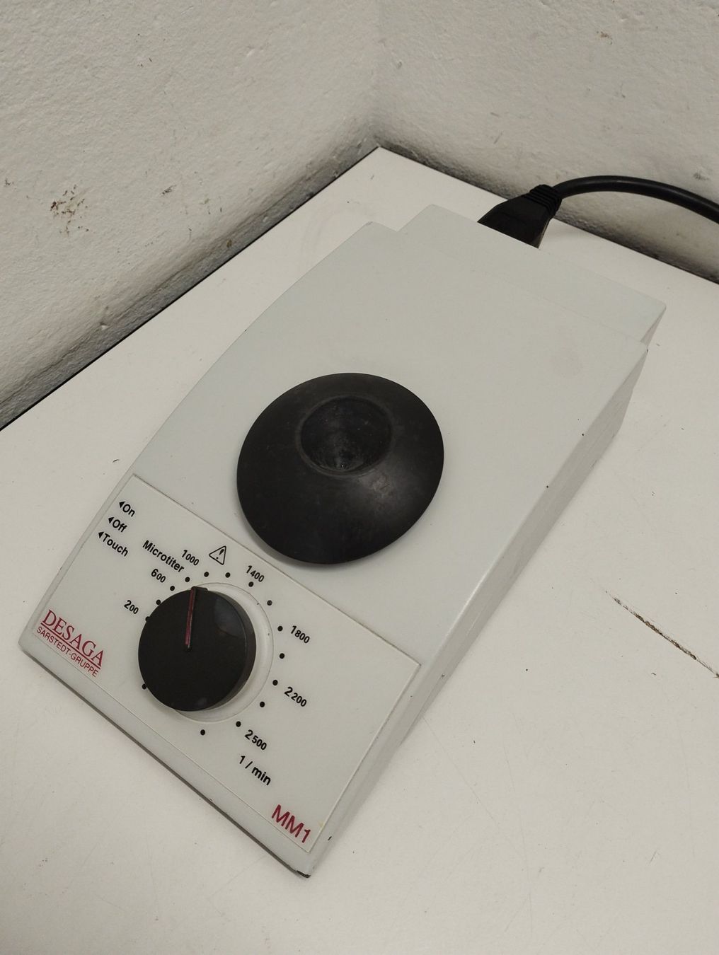 Accessori da laboratorio: Desaga MM1 Vortexer – Usato da Niederdorf venduto da LeptonAG_Labor