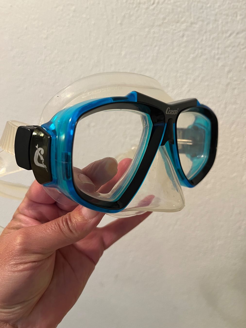 Cressi Mute per immersioni: Masque de plongée Cressi focus et tuba – Usato da Bretigny-Morrens venduto da sop_z8yr