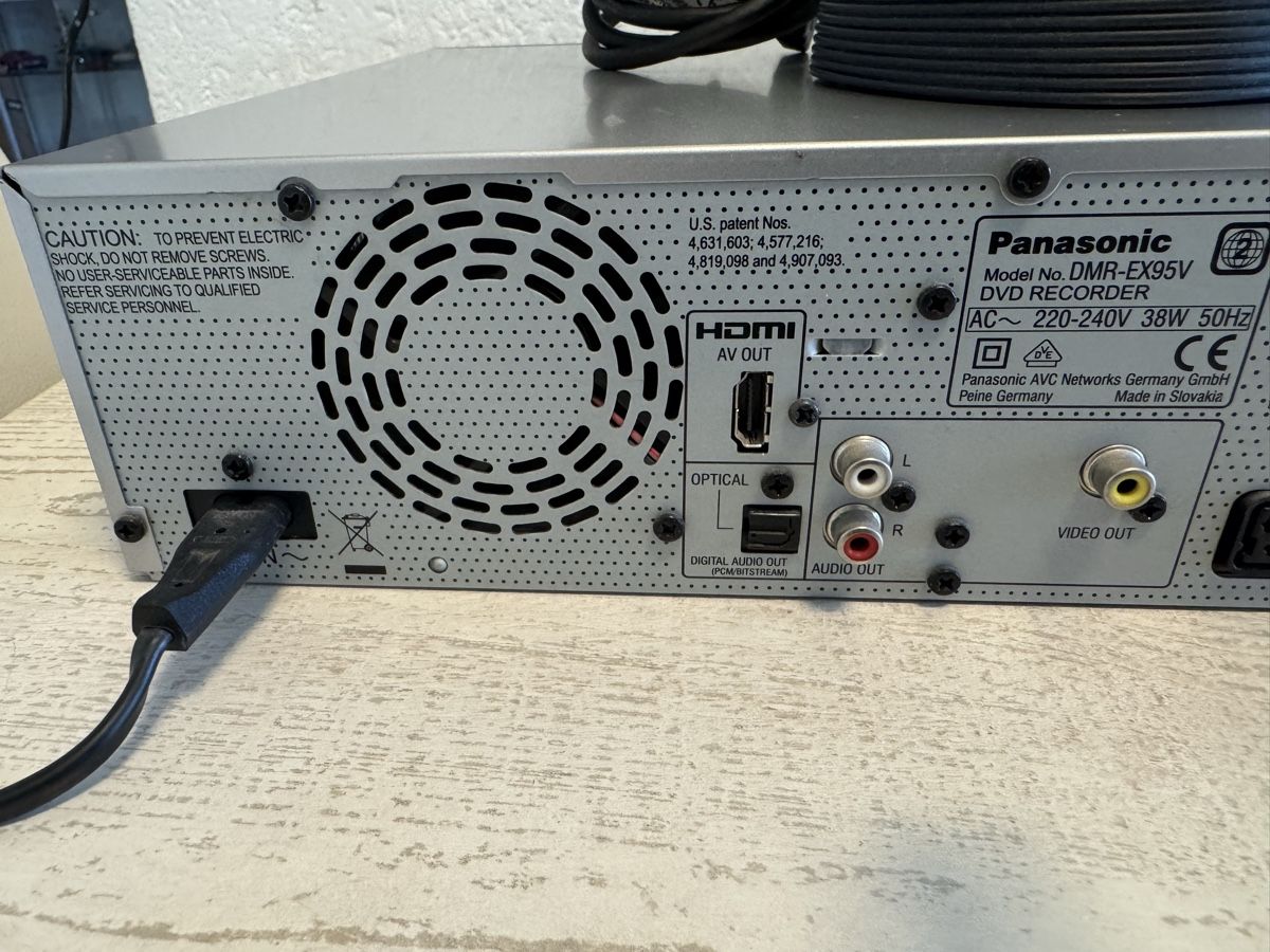 Panasonic Enregistreurs: Panasonic DMR-EX95V HDD/DVD/VHS Recorder – D'occasion à Zunzgen par milesdavis76 7