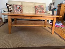 IKEA Couchtisch aus massiver Kiefer – 120 × 68 × 45 cm