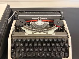 Schreibmaschine M-Office DELUXE 1300 mit Koffer gebraucht