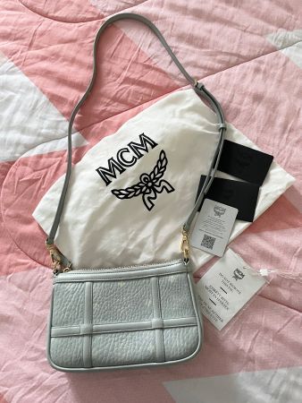 MCM Crossbody Bag Hellblau, Neuwertig, Top Zustand!