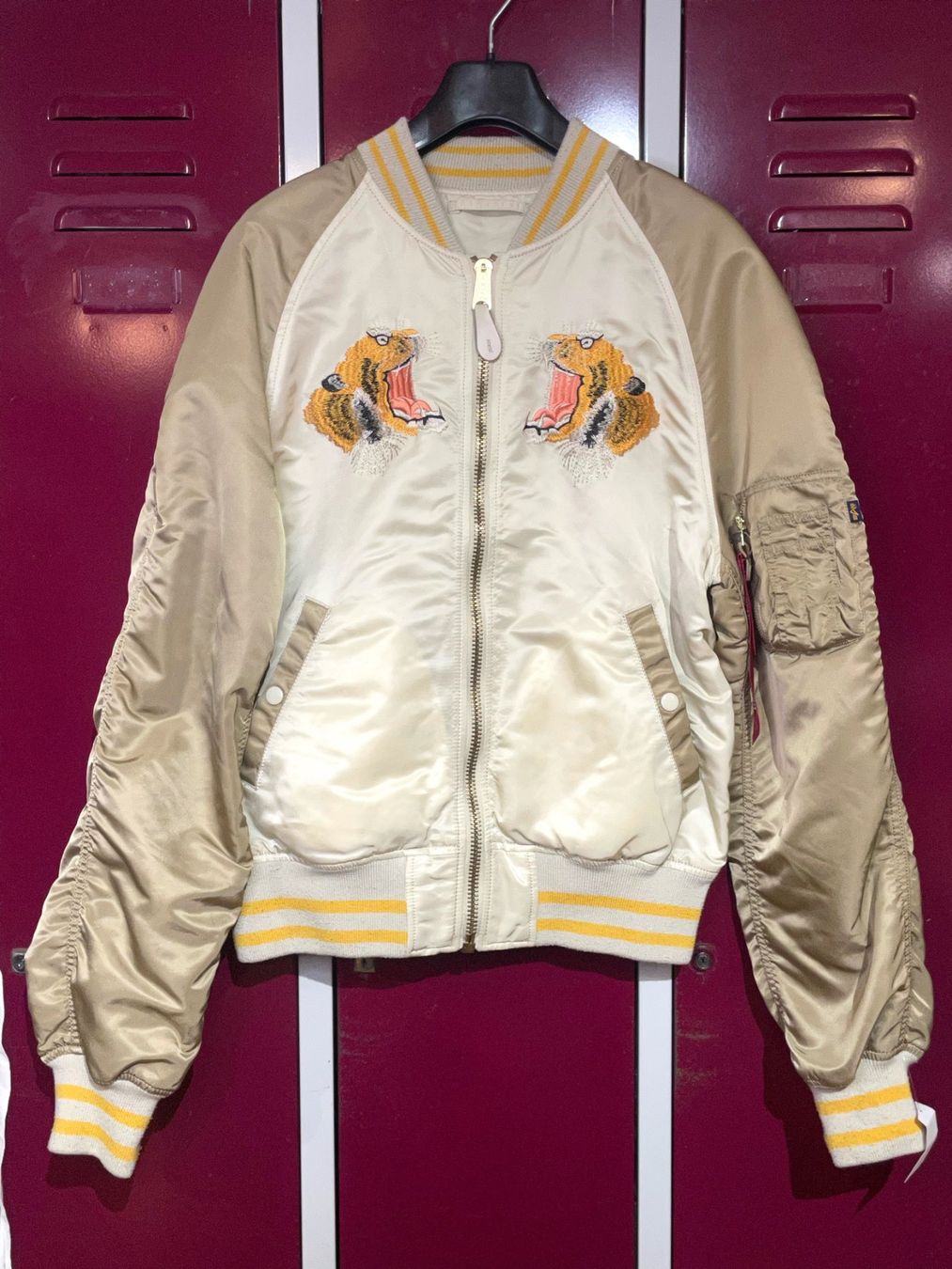 Diesel Giacche: ALPHA INDUSTRIES REVERSIBLE SOUVENIR JACKET SZ: L – Usato da Cortaillod venduto da Stay_Alive_vintage