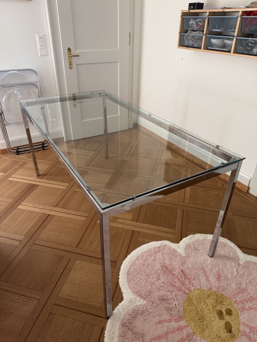 Tavoli: Glastisch mit Chromebeine 160x80x75 – Usato da Bern venduto da julie.brunnschweiler