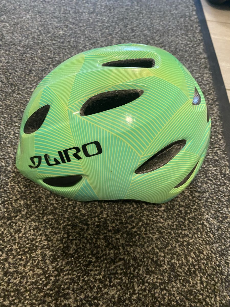 Helme: Velo Kinderhelm zu verkaufen  – Gebraucht aus Wiler b.Utzenstorf von jk9_x7s6