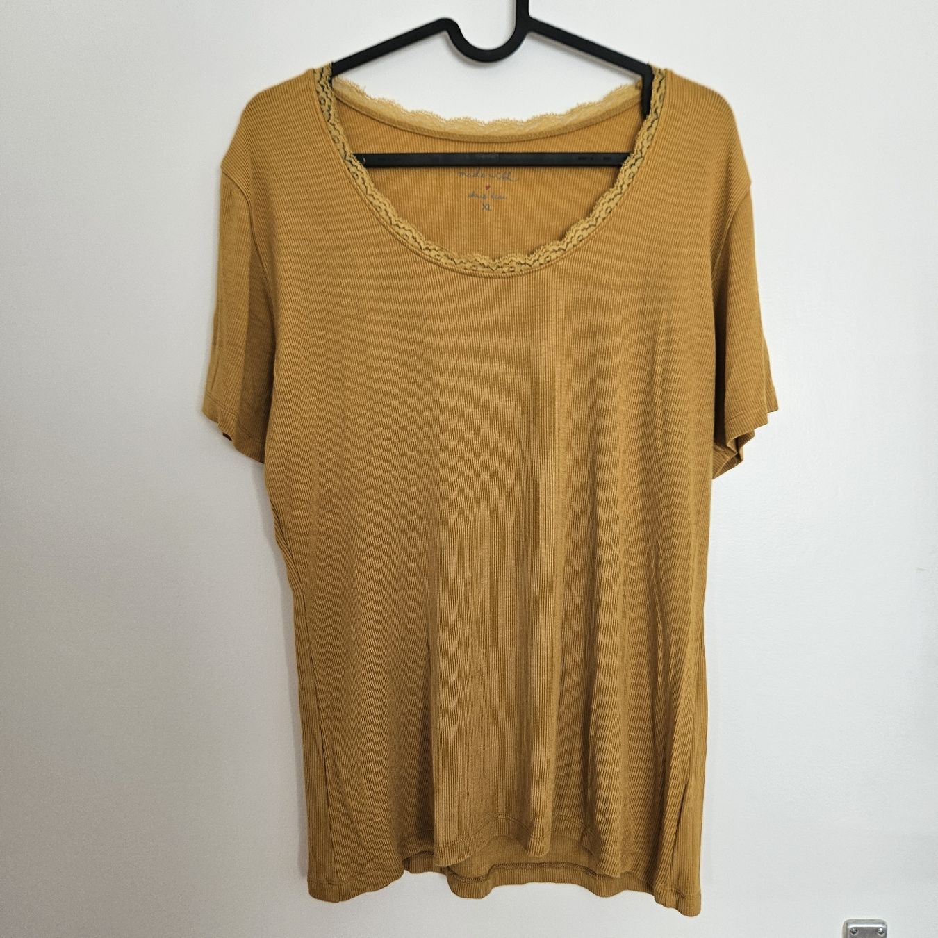 T-Shirts: 2x T-Shirt, Ripp – Gebraucht aus Bern von naaa000xci 2