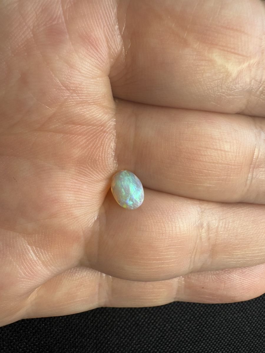 Edelsteine: Äthiopischer Opal 0.8ct – Neu und originalverpackt aus Wängi von Horus90