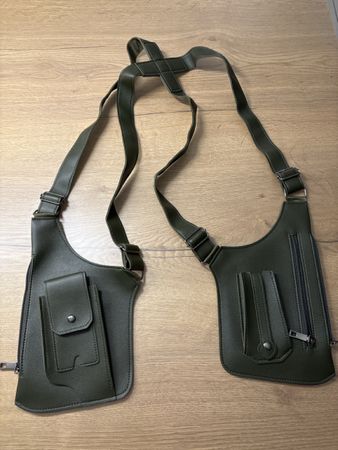 Brusttasche / Chest Bag braun – mehrere Fächer – neuwertig