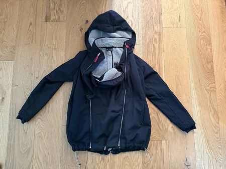 Tragejacke von Mamalila Grösse S