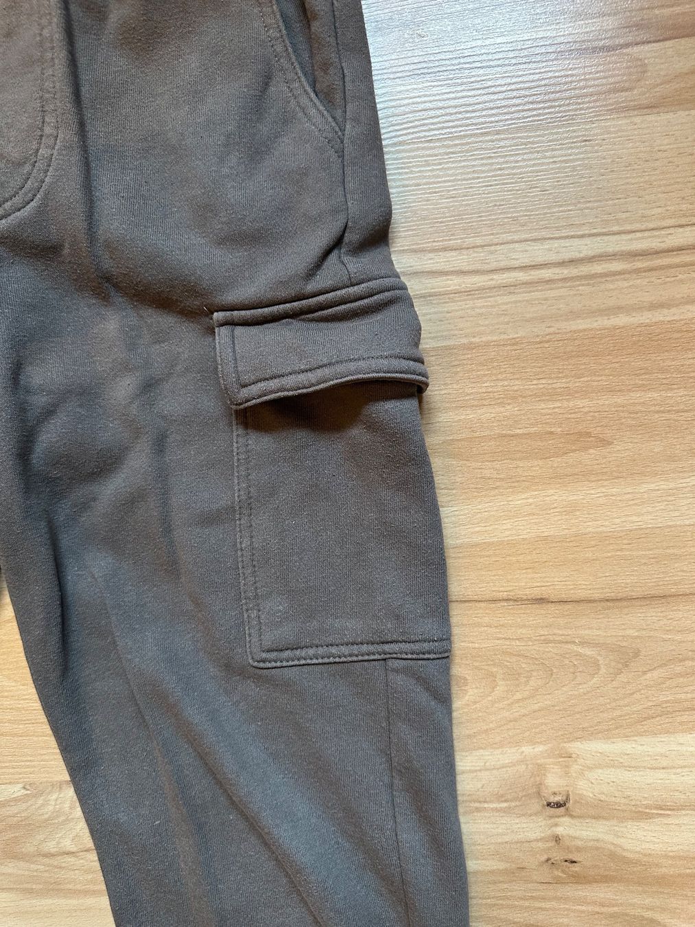 H&M Pantaloni: Cargo-Joggpants Grösse 140 braun – Usato da Hausen AG venduto da dege02 1