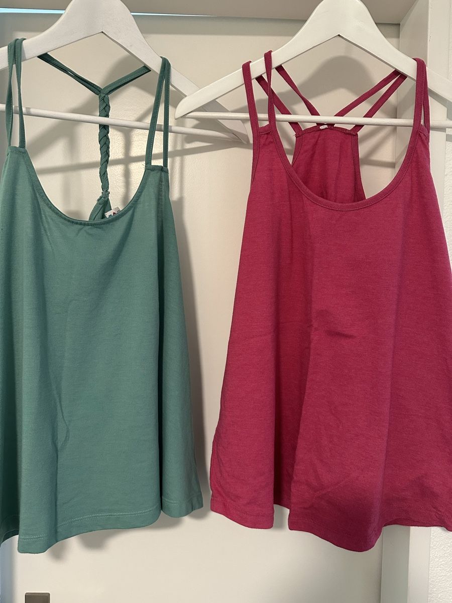 Top: 2 einfache,luftige Sommer shirts – Usato da Niederrohrdorf venduto da Sharna