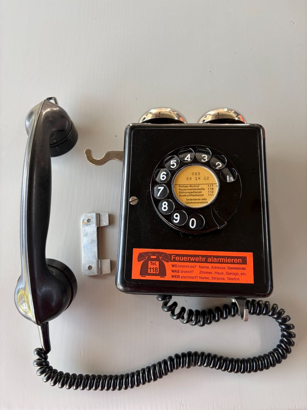 Telefoni: Wandtelefon mit Wählscheibe – Usato da Uetendorf venduto da Mhot0 1