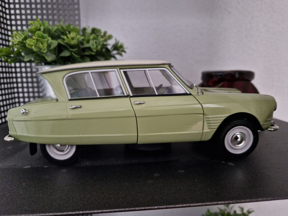 Citroën Ami 6 Berline Modellauto 1 18 von Norev (Gebraucht) in
