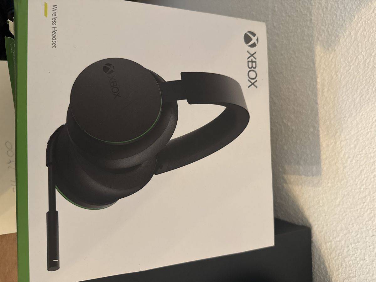 Casques audio: XBox Wireless Headset  – Défectueux à Aadorf par Apoly