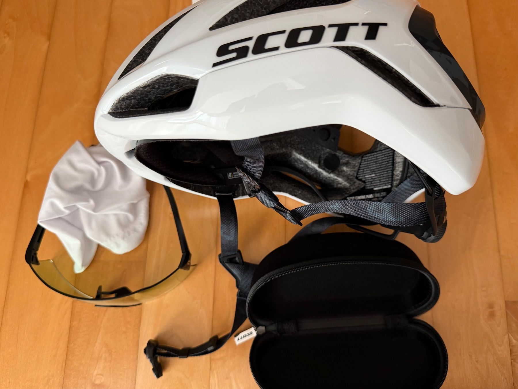 Scott Caschi: Scott Centric Plus Helm, M u. Scott Light Sensitive Brille – Usato da Belp venduto da MarkusM0102