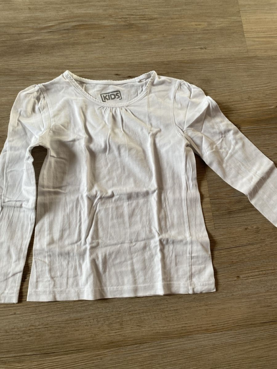 Camicette, T-shirt & Top: 4x Langarmshirt 134 Mädchen – Usato da Killwangen venduto da Sommer15 4