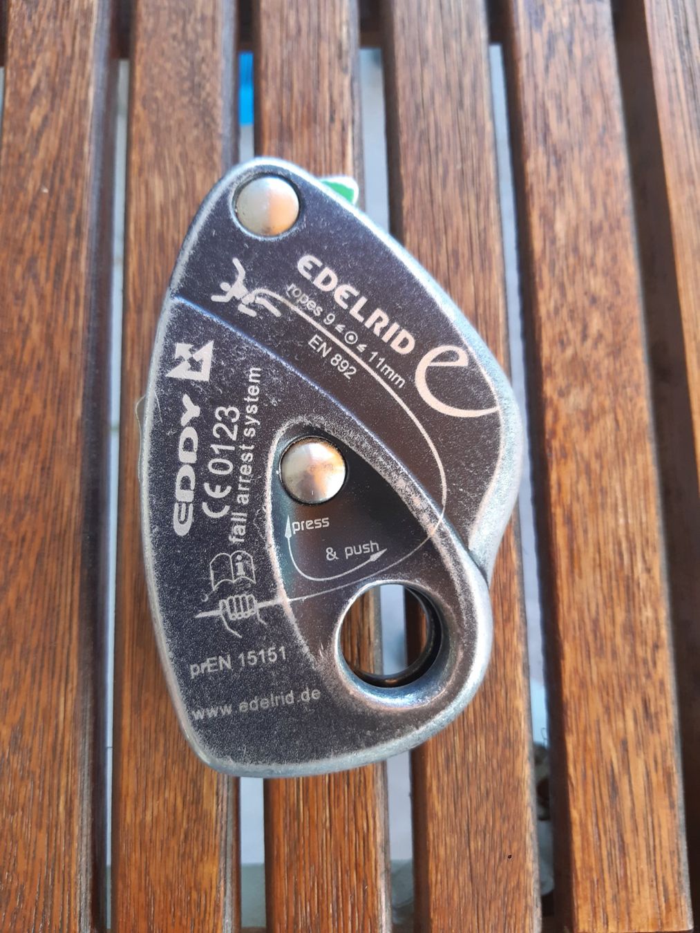 Murs & prises d'escalade: EDELRID EDDY Abseilgerät – D'occasion à Buchs SG par cla_d7gp
