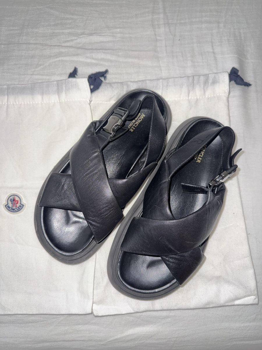 Moncler Scarpe da donna: Moncler Sandalen – Usato da Arlesheim venduto da COMA14