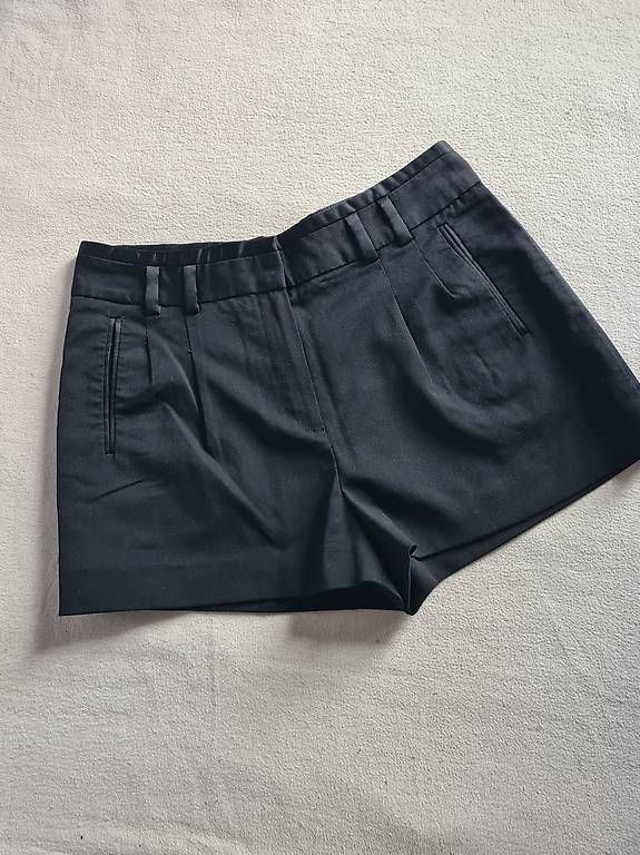 Mango Pantaloni: Short MANGO neuf (38Eur) – Usato da Epalinges venduto da mux_vc5l