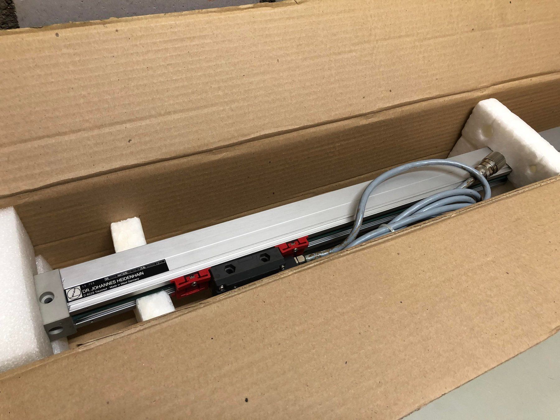 Tutti gli attrezzi: Heidenhain Massstab 1440 mm (neu) – Nuovo (secondo la descrizione) da Winterthur venduto da Joe1001 6