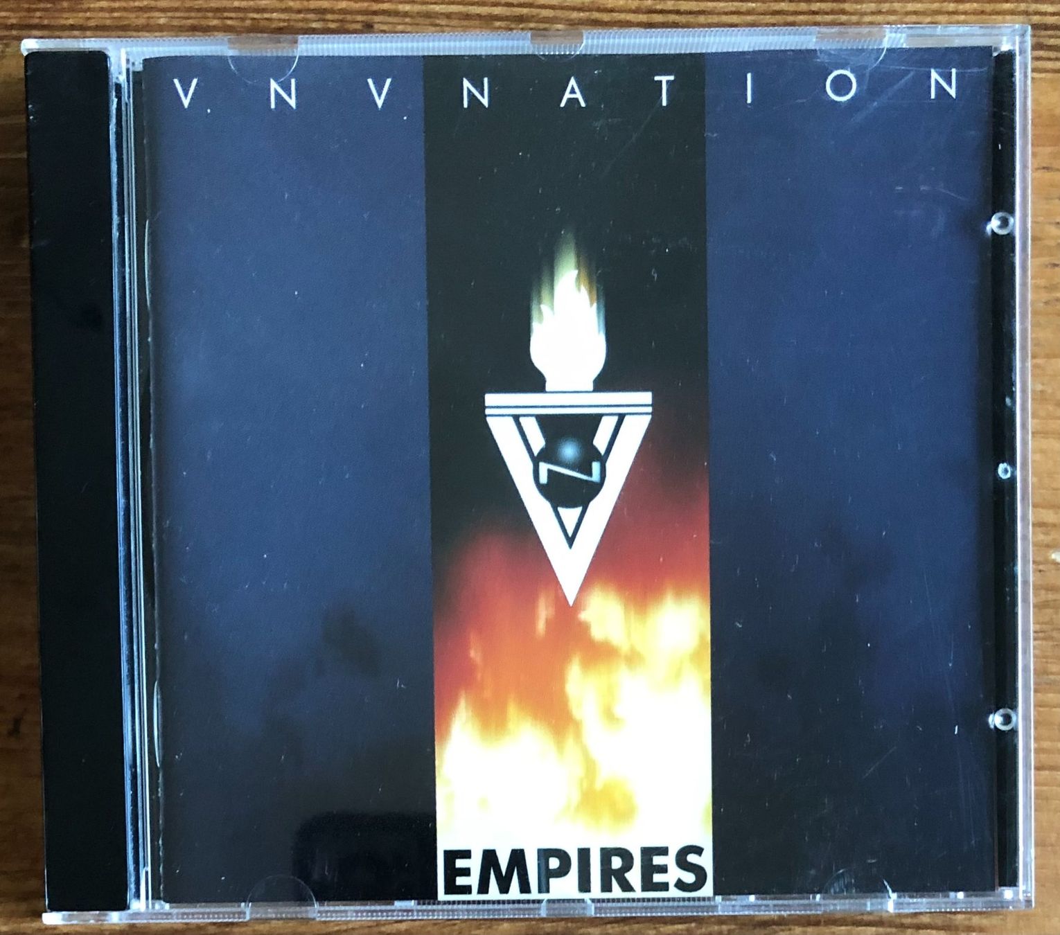 CD: VNV Nation – Empires CD, EBM, Synth – Usato da Luzern venduto da Schlafenicht00