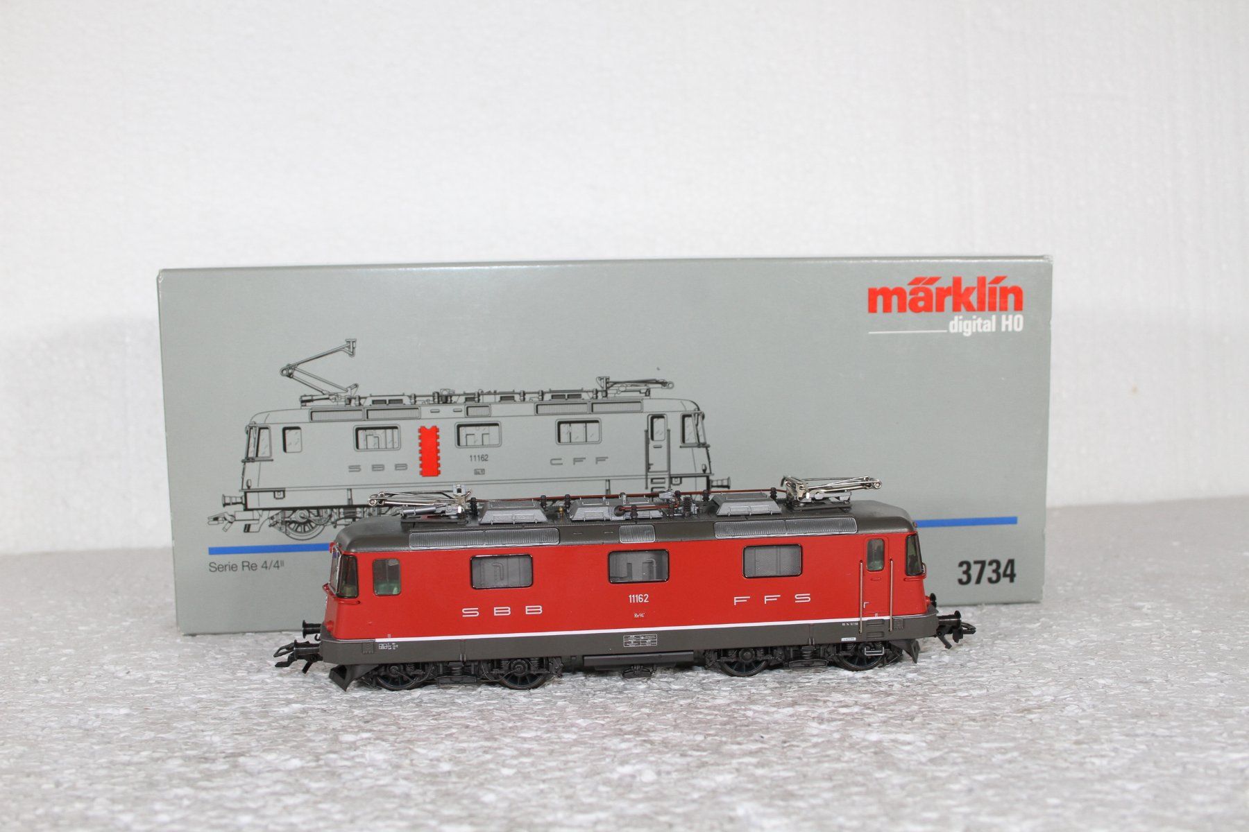 Märklin Modellini di ferrovie: Märklin 3734 SBB Re 4/4 – Usato da Triesen venduto da gleis8
