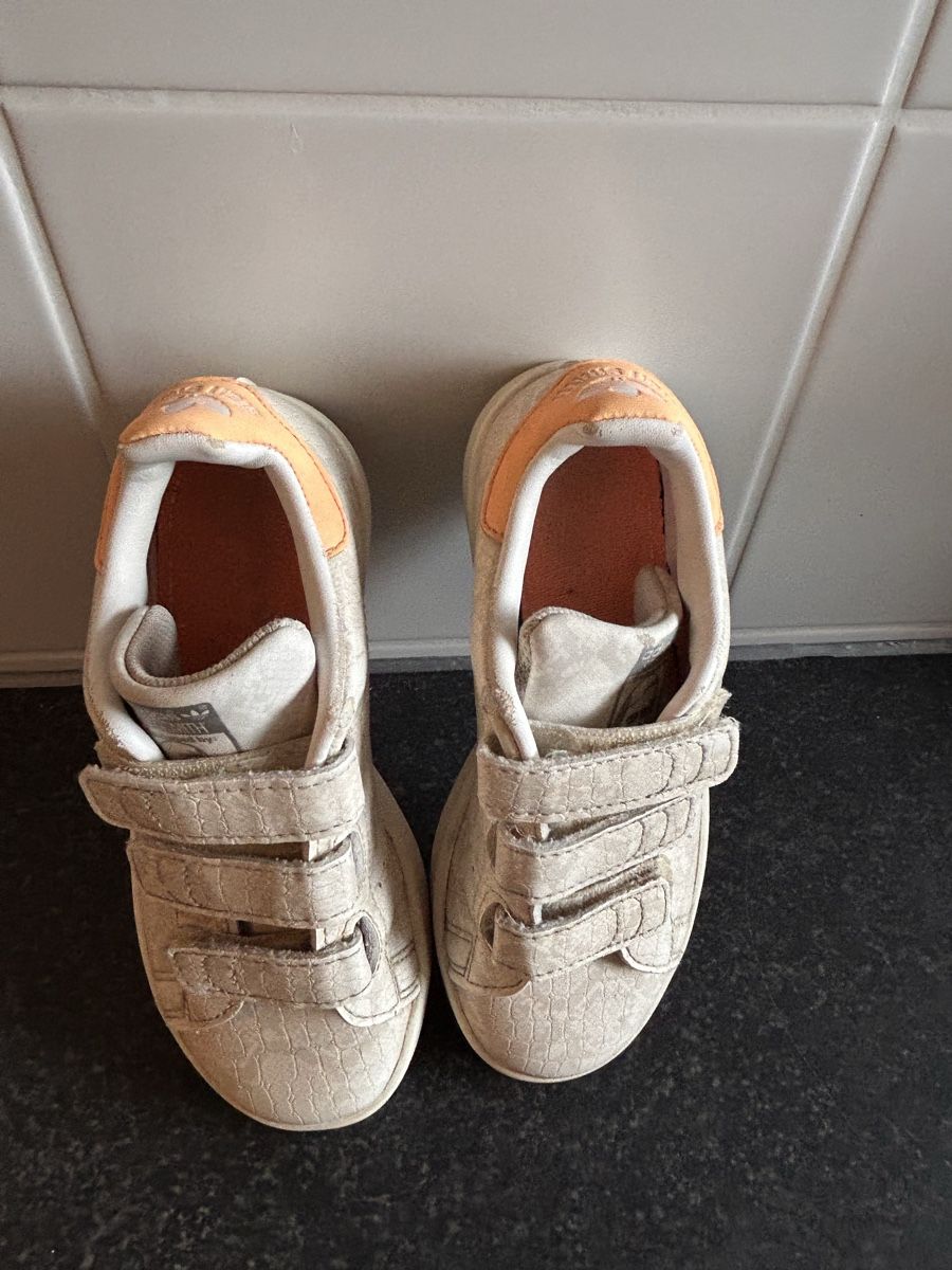 Adidas Scarpe per ragazzi: Baskets Adidas Stan Smith enfant t.29, motif python scratch  – Usato da Carouge GE venduto da Emilynette 6