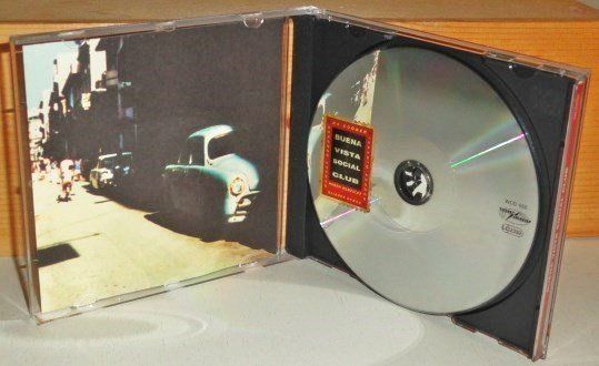 CD: Ibrahim Ferrer, Ry Cooder, Compay Segundo, Ellades Ochoa, – Usato da Unterbäch venduto da gond 2