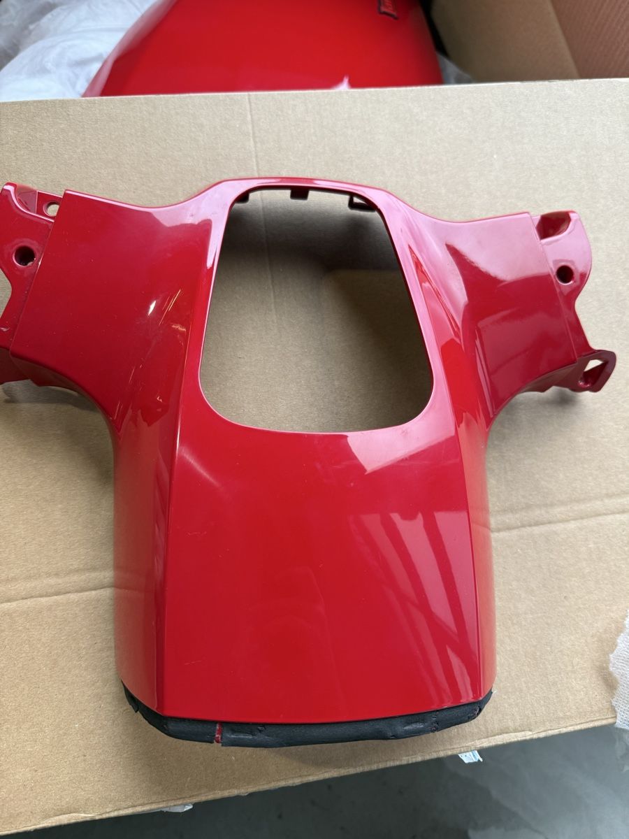 Lambretta Tutti pezzi di ricambio per scooter: Lambretta Verkleidung , Rot – Usato da Buochs venduto da 18-84 3