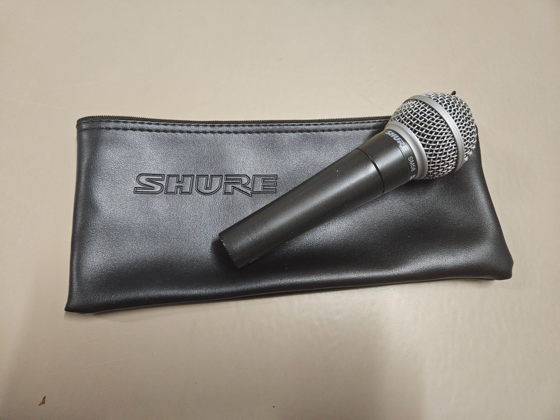 Shure Microphones: Shure SM58 Mikrofon mit Tasche – D'occasion à Wildberg par Reunionevents