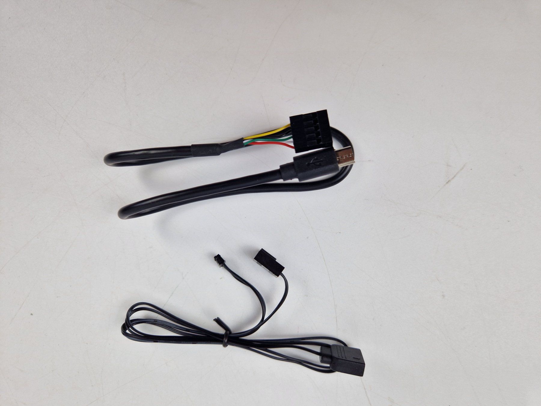 Hub & Switch: UNI HUB L-Connect 3 Controller – Usato da Muhen venduto da Restwert_Muhen 3