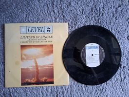 LEVEL 42    LEAVING ME NOW   LIMITED 10 SINGLE