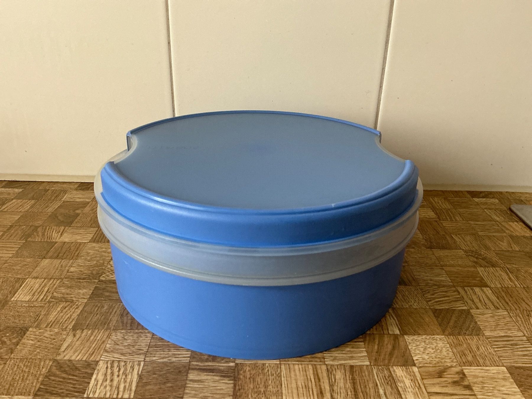 Tupperware Recipients et similaires: Tupperware Guetzlidose – D'occasion à Birmensdorf ZH par Hilhan