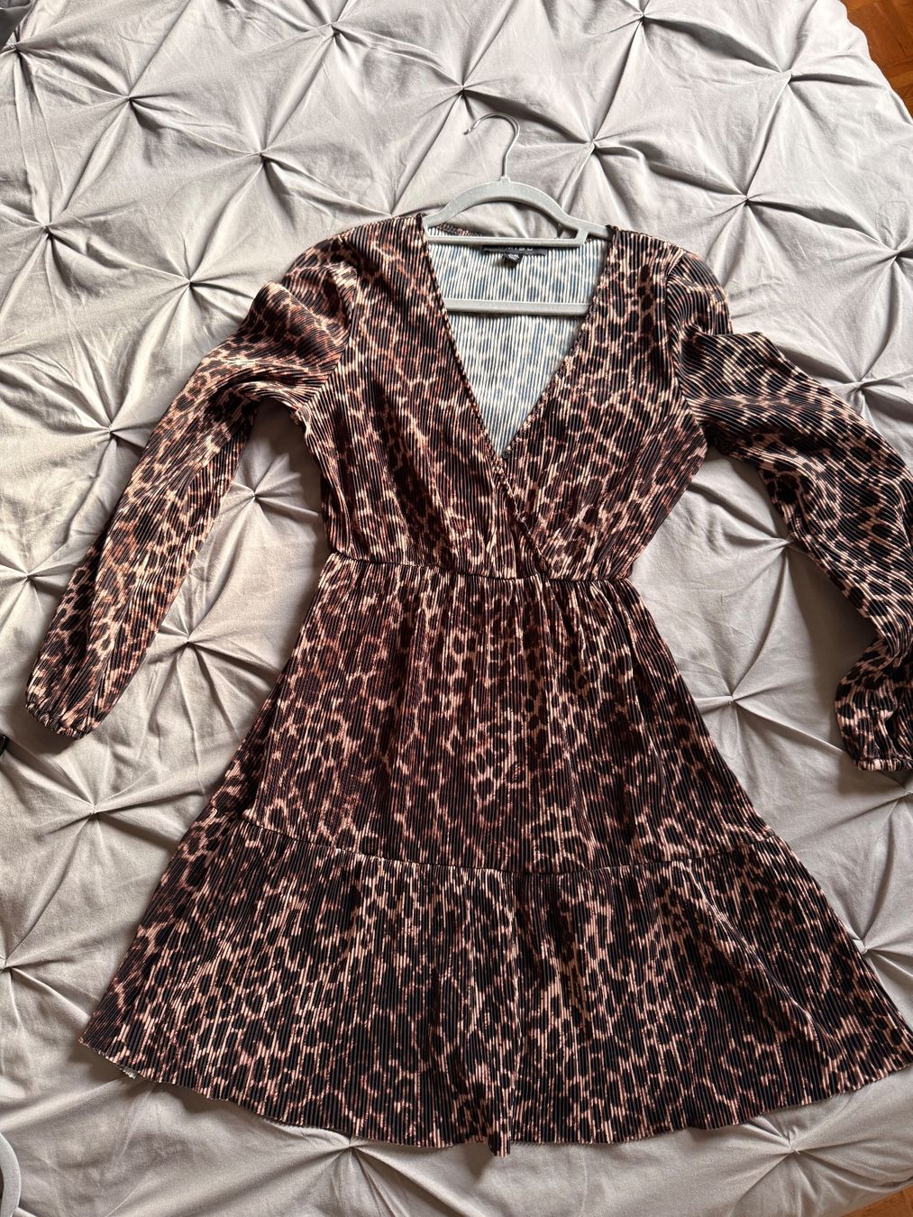 Vestiti: Bellissimo Vestito animalier – Nuovo (secondo la descrizione) da Bellinzona venduto da bul_mvy5