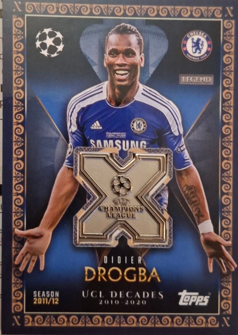 Topps Carte collezionabili: Topps Match Attax 25/26 Relic Drogba – Nuovo (secondo la descrizione) da Binz venduto da tri_nj88