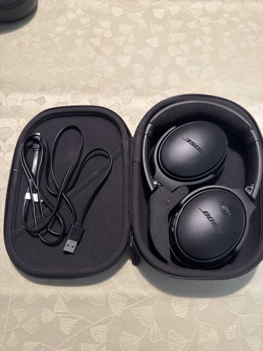 Bose Kopfhörer: Bose Kopfhoerer QC 35 II – Gebraucht aus Meggen von Caarter