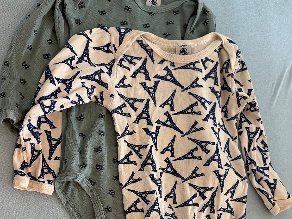 Petit Bateau Kleiderpakete: Petit Bateau 2 Bodies Gr. 95 – Gebraucht aus Stäfa von Alesenka